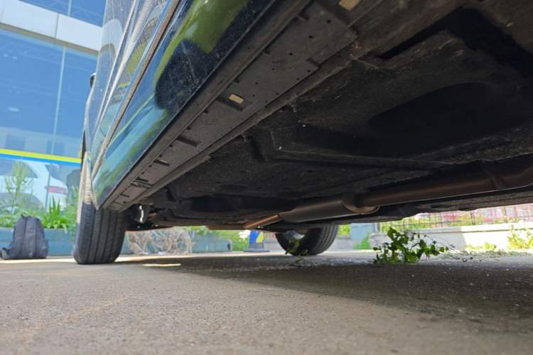 Used Hongqi HS3 2023 1.5T Two-Wheel Drive Shanwei Edition Right Side Sill