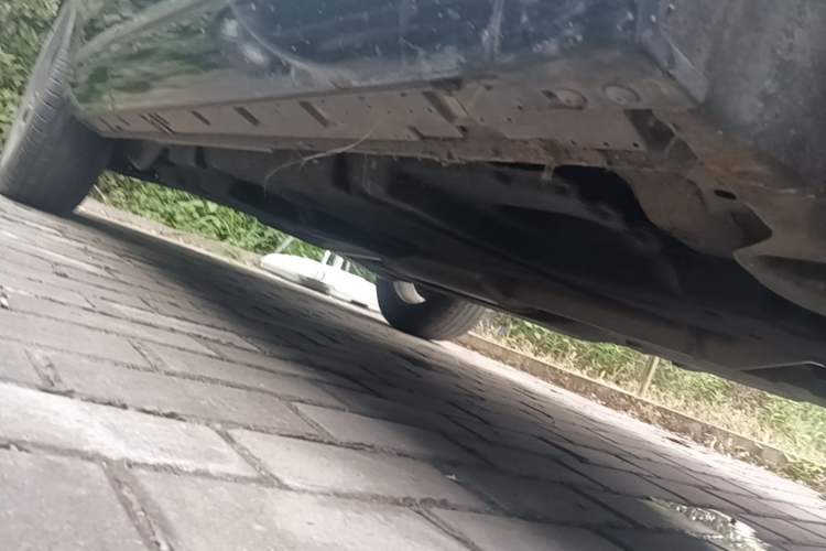 Used Hongqi HS3 2023 1.5T Two-Wheel Drive Shanwei Edition Right Side Sill