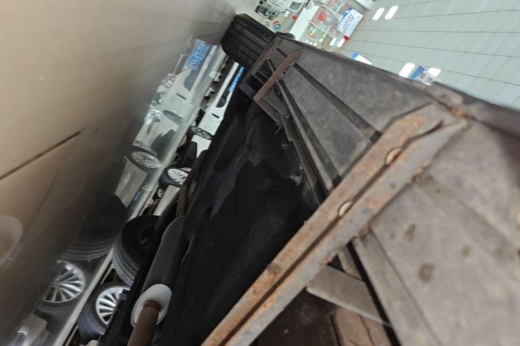 Used Hongqi HS3 2023 1.5T Two-Wheel Drive Shanwei Edition Right Side Sill