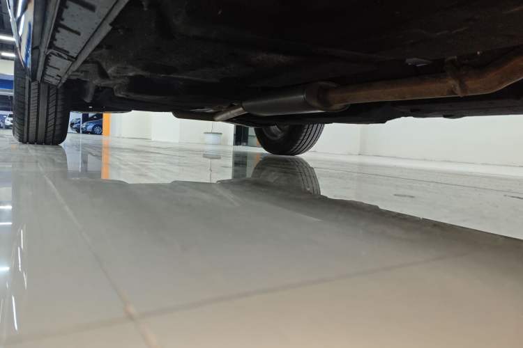 Used Hongqi HS3 2023 1.5T Two-Wheel Drive Shanwei Edition Right Side Sill
