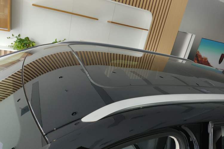 Used Hongqi HS3 2023 1.5T Two-Wheel Drive Shanwei Edition HEV Roof
