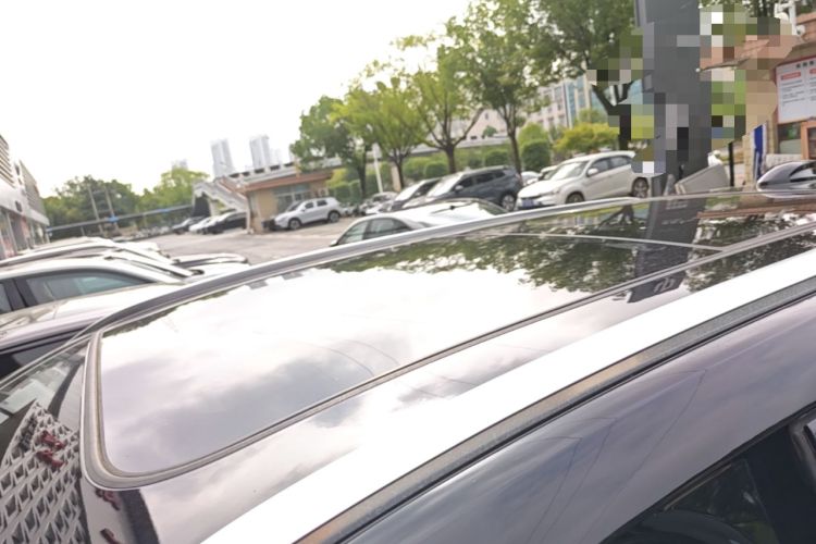 Used Hongqi HS3 2023 1.5T Two-Wheel Drive Shanwei Edition Roof