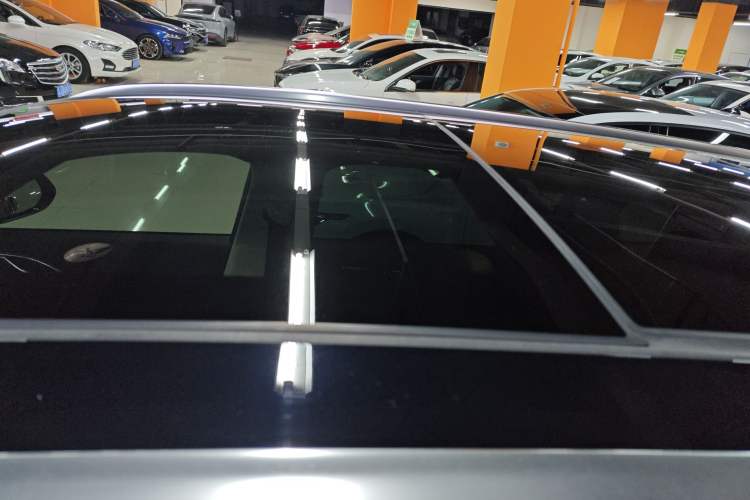Used Hongqi HS3 2023 1.5T Two-Wheel Drive Shanwei Edition Roof