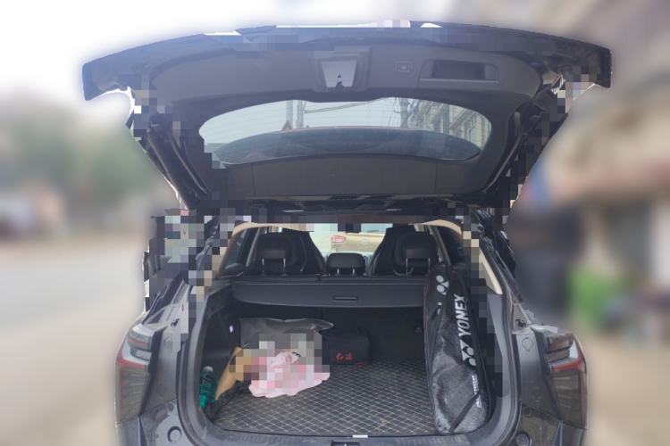 Used Hongqi HS3 2023 1.5T Two-Wheel Drive Shanwei Edition Trunk