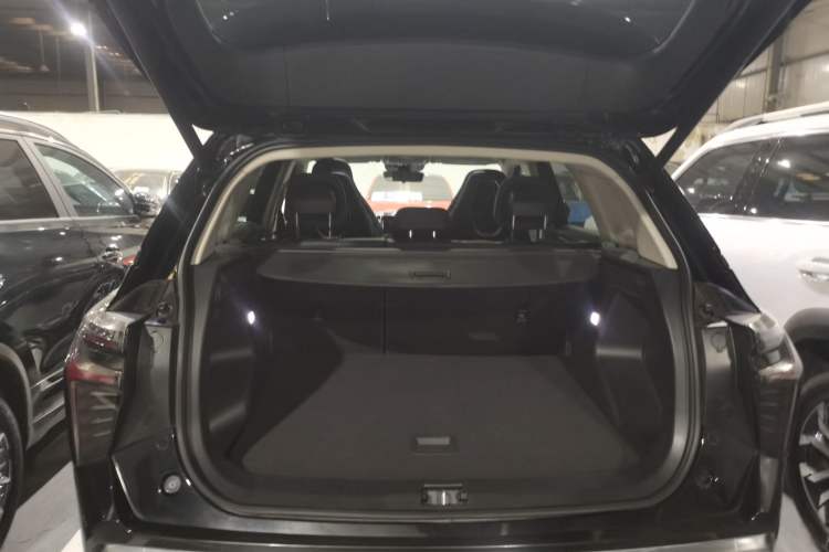 Used Hongqi HS3 2023 1.5T Two-Wheel Drive Shanwei Edition Trunk