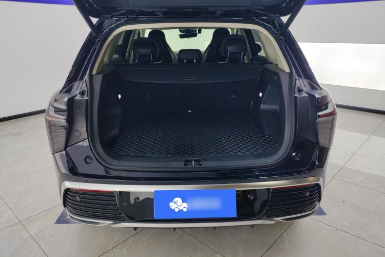 Used Hongqi HS3 2023 1.5T Two-Wheel Drive Shanwei Edition Trunk