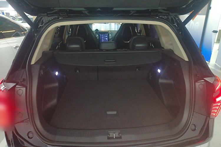 Used Hongqi HS3 2023 1.5T Two-Wheel Drive Shanwei Edition Trunk