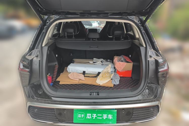 Used Hongqi HS3 2023 1.5T Two-Wheel Drive Shanwei Edition HEV Trunk