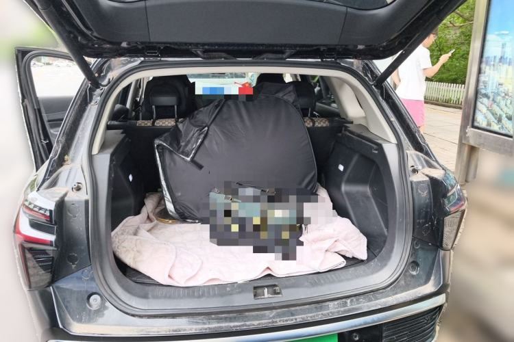 Used Hongqi HS3 2023 1.5T Two-Wheel Drive Shanwei Edition Trunk
