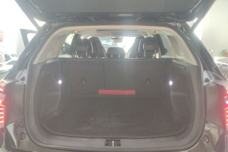 Used Hongqi HS3 2023 1.5T Two-Wheel Drive Shanwei Edition Trunk