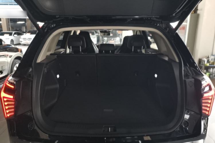 Used Hongqi HS3 2023 1.5T Two-Wheel Drive Shanwei Edition Trunk