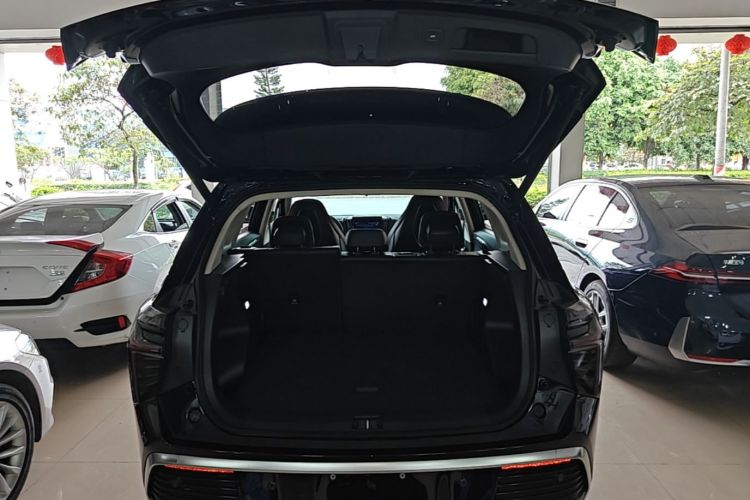 Used Hongqi HS3 2023 1.5T Two-Wheel Drive Shanwei Edition Trunk