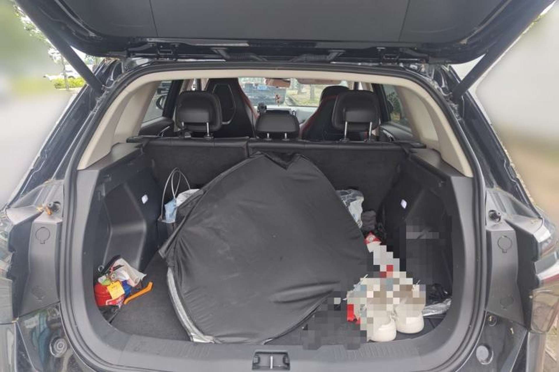 Used Hongqi HS3 2023 1.5T Two-Wheel Drive Shanwei Edition Trunk