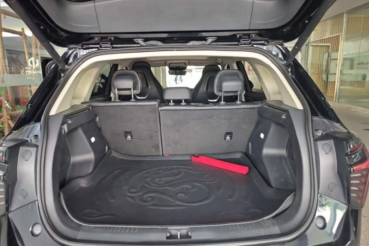 Used Hongqi HS3 2023 1.5T Two-Wheel Drive Shanwei Edition Trunk