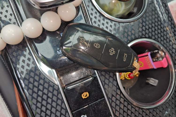 Used Hongqi HS3 2023 1.5T Two-Wheel Drive Shanwei Edition Vehicle Key