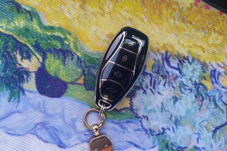 Used Hongqi HS3 2023 1.5T Two-Wheel Drive Shanwei Edition Vehicle Key