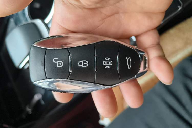 Used Hongqi HS3 2023 1.5T Two-Wheel Drive Shanwei Edition Vehicle Key