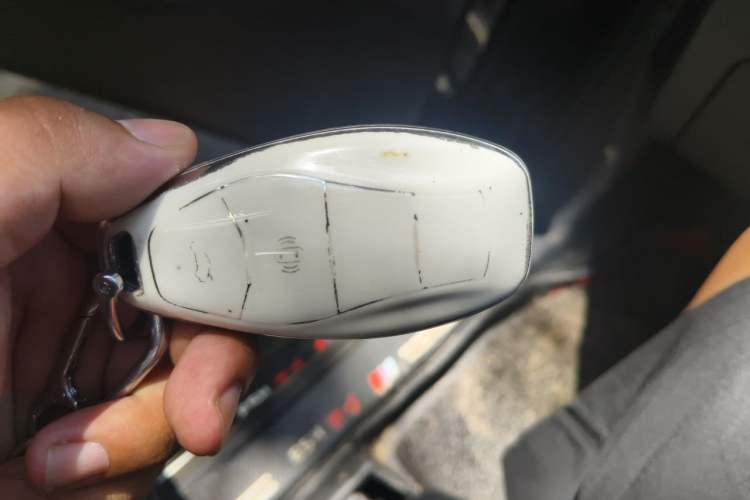 Used Hongqi HS3 2023 1.5T Two-Wheel Drive Shanwei Edition Vehicle Key