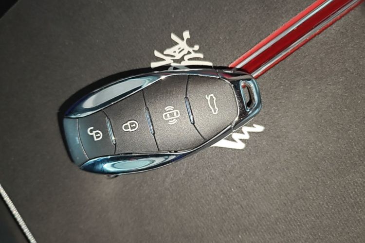 Used Hongqi HS3 2023 1.5T Two-Wheel Drive Shanwei Edition Vehicle Key
