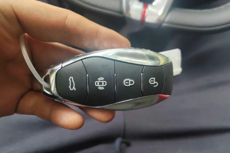 Used Hongqi HS3 2023 1.5T Two-Wheel Drive Shanwei Edition Vehicle Key