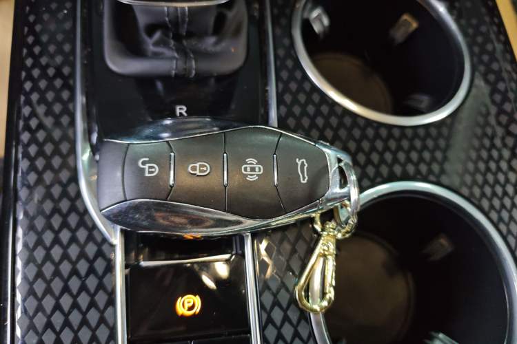 Used Hongqi HS3 2023 1.5T Two-Wheel Drive Shanwei Edition Vehicle Key
