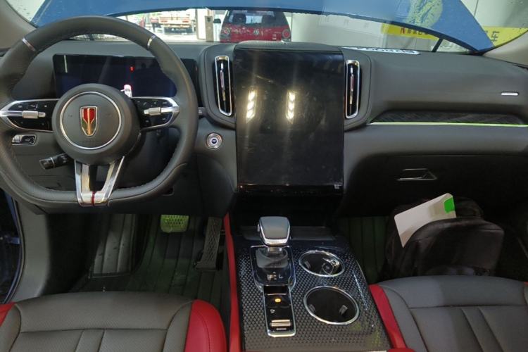 Used Hongqi HS3 2023 1.5T Two-Wheel Drive Shanwei Edition Center Console