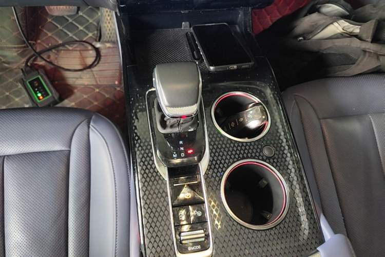 Used Hongqi HS3 2023 2.0T All-Wheel-Drive Youwei Version Gear Lever