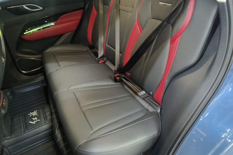 Used Hongqi HS3 2023 1.5T Two-Wheel Drive Shanwei Edition Left Rear Seat