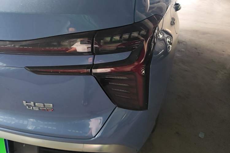 Used Hongqi HS3 2023 2.0T All-Wheel-Drive Youwei Version Right Rear Taillight