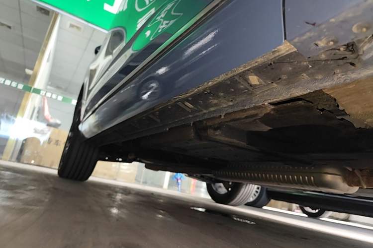 Used Hongqi HS3 2023 2.0T All-Wheel-Drive Youwei Version Right Side Sill