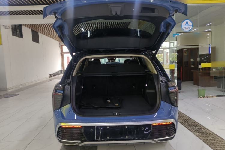 Used Hongqi HS3 2023 1.5T Two-Wheel Drive Shanwei Edition Trunk