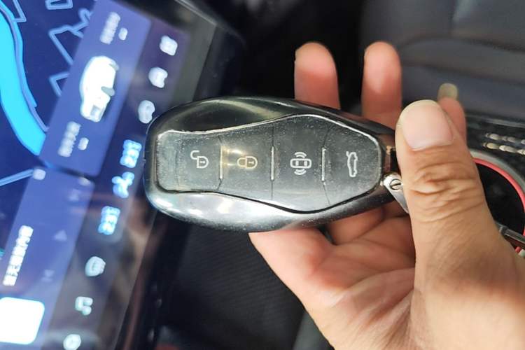 Used Hongqi HS3 2023 2.0T All-Wheel-Drive Youwei Version Vehicle Key