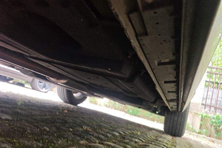 Used Hongqi HS3 2023 1.5T Two-Wheel Drive Shanwei Edition Chassis Front Left