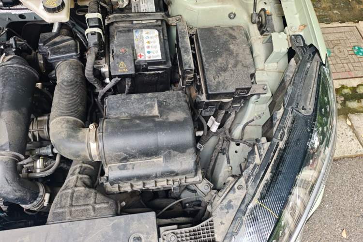 Used Hongqi HS3 2023 1.5T Two-Wheel Drive Shanwei Edition Engine Bay Left