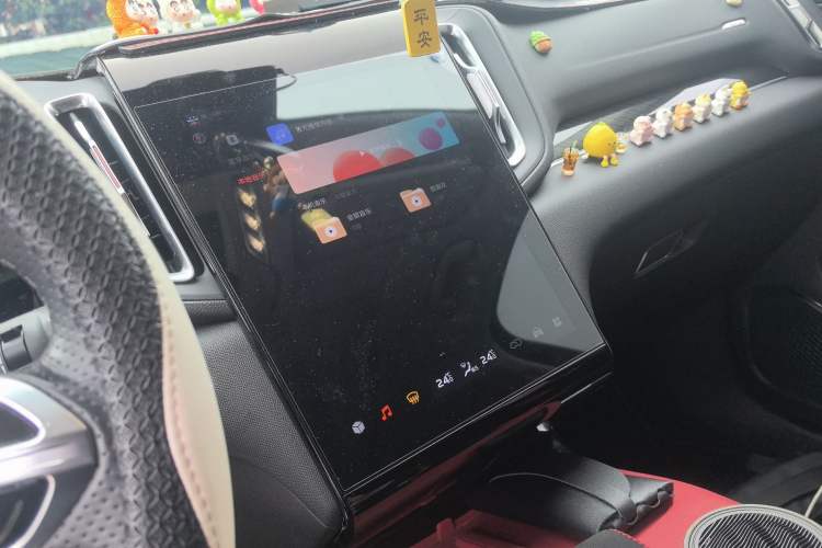 Used Hongqi HS3 2023 1.5T Two-Wheel Drive Shanwei Edition Audio And AC Panel