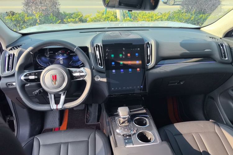 Used Hongqi HS3 2023 1.5T Two-Wheel Drive Shanwei Edition Center Console