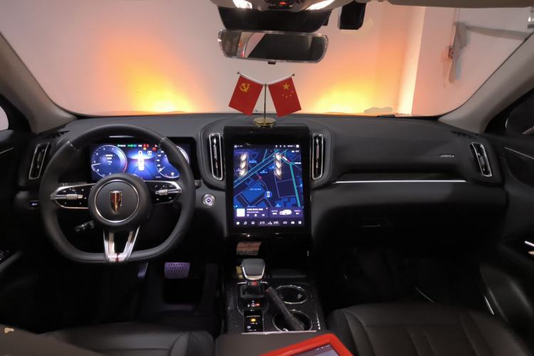Used Hongqi HS3 2023 1.5T Two-Wheel Drive Shanwei Edition Center Console