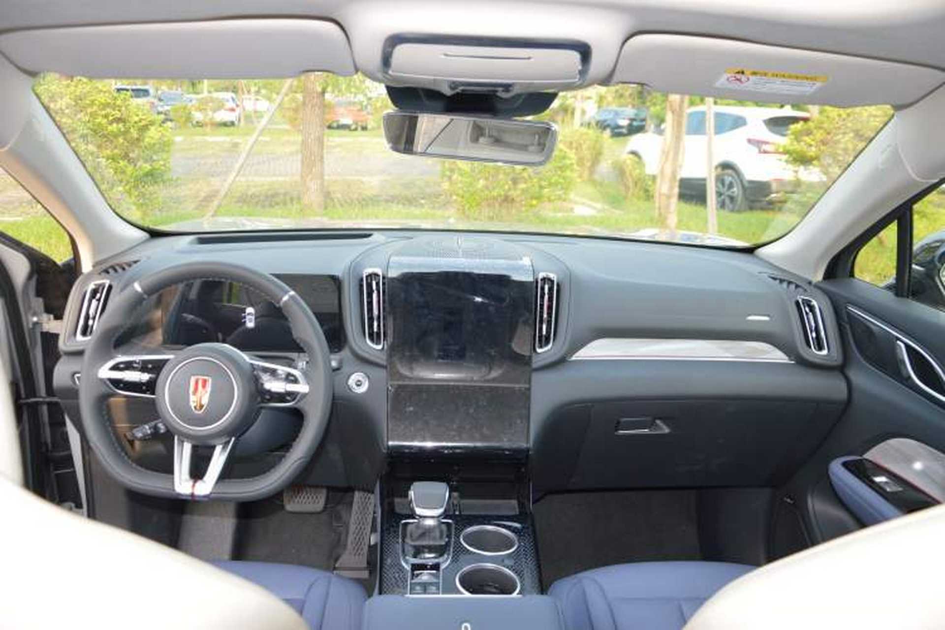 Used Hongqi HS3 2023 2.0T All-Wheel-Drive Youwei Version Center Console