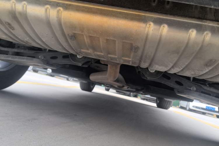 Used Hongqi HS3 2023 1.5T Two-Wheel Drive Shanwei Edition Chassis Rear