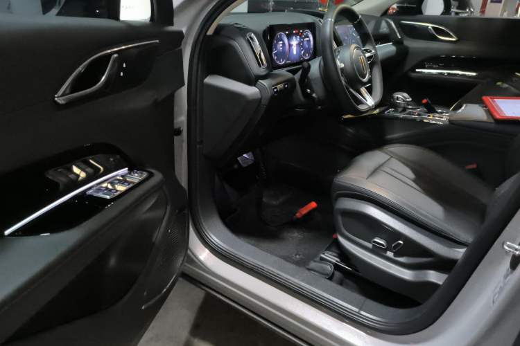 Used Hongqi HS3 2023 1.5T Two-Wheel Drive Shanwei Edition Driver Seat