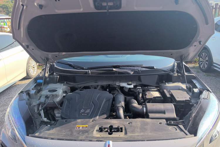 Used Hongqi HS3 2023 1.5T Two-Wheel Drive Shanwei Edition Engine Bay