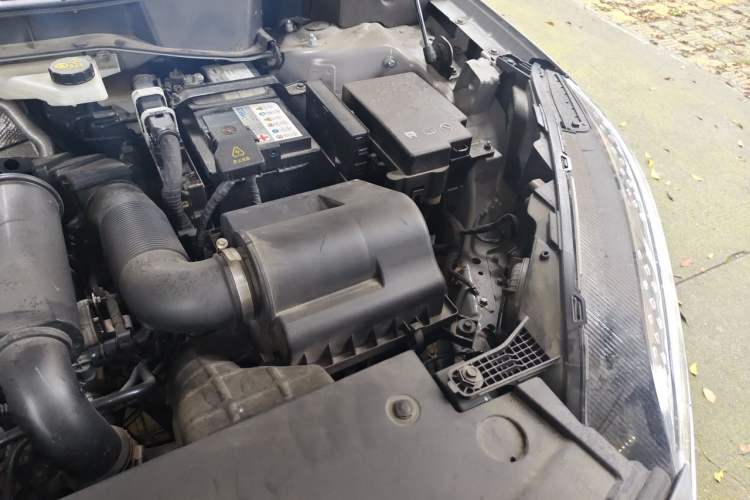 Used Hongqi HS3 2023 1.5T Two-Wheel Drive Shanwei Edition Engine Bay Left
