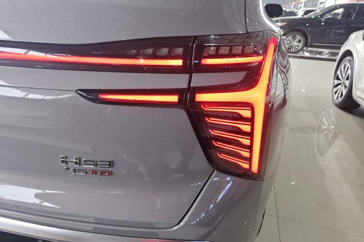 Used Hongqi HS3 2023 2.0T Two-Wheel Drive Available Version Exterior 3