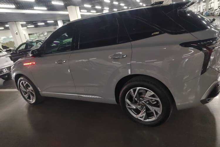 Used Hongqi HS3 2023 2.0T All-Wheel-Drive Youwei Version Exterior 3