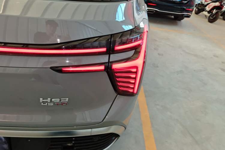 Used Hongqi HS3 2023 2.0T All-Wheel-Drive Youwei Version Exterior 6