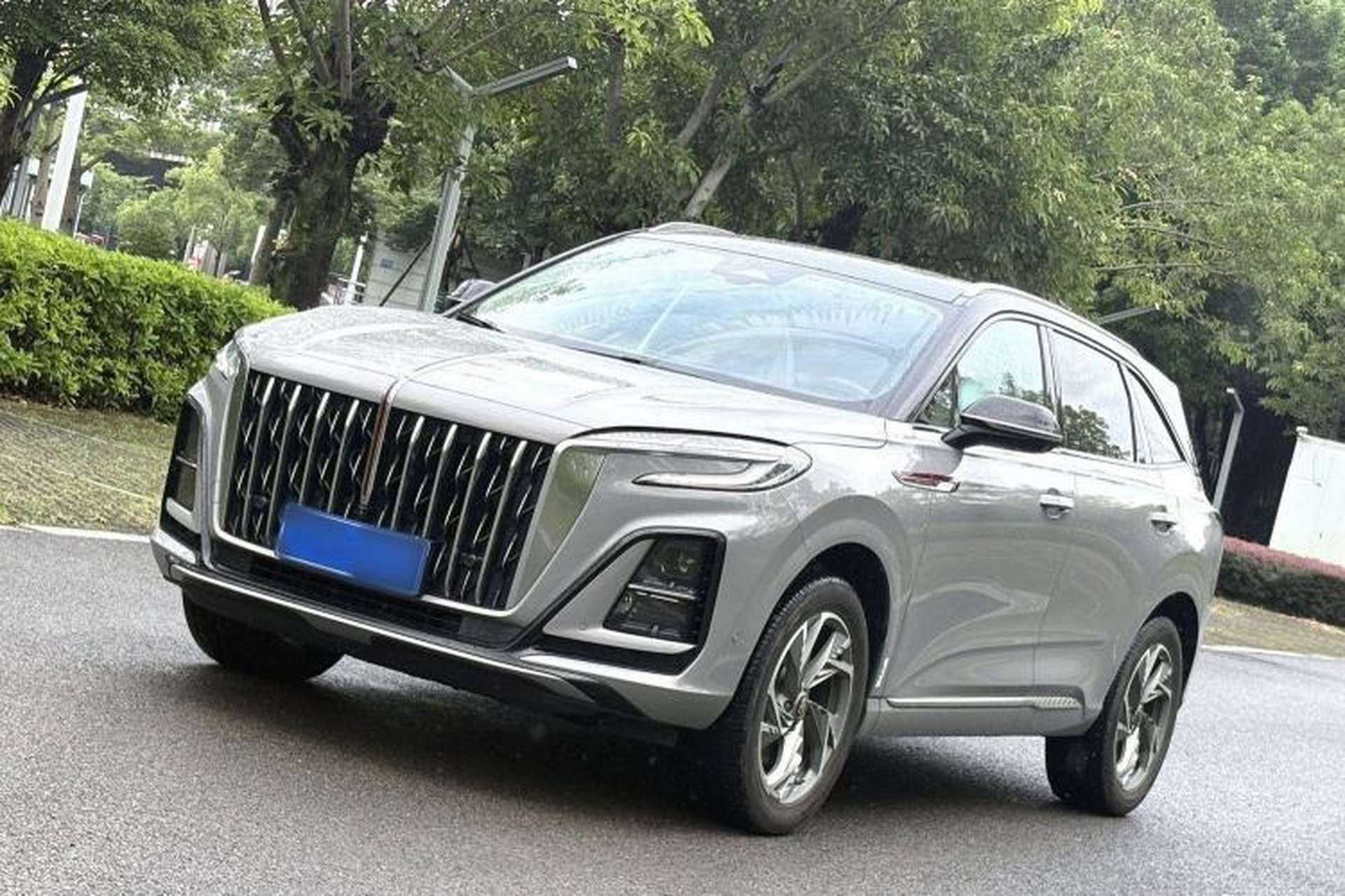 Used Hongqi HS3 2023 2.0T All-Wheel-Drive Youwei Version Front Left 45 Deg