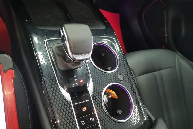Used Hongqi HS3 2023 2.0T All-Wheel-Drive Youwei Version Gear Lever