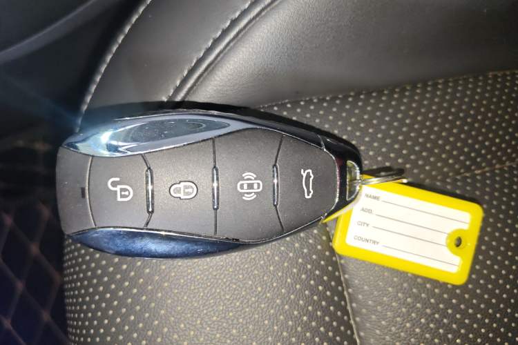 Used Hongqi HS3 2023 2.0T Two-Wheel Drive Available Version Interior 1