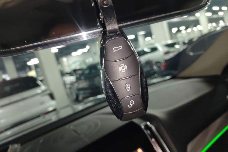 Used Hongqi HS3 2023 2.0T All-Wheel-Drive Youwei Version Interior 1