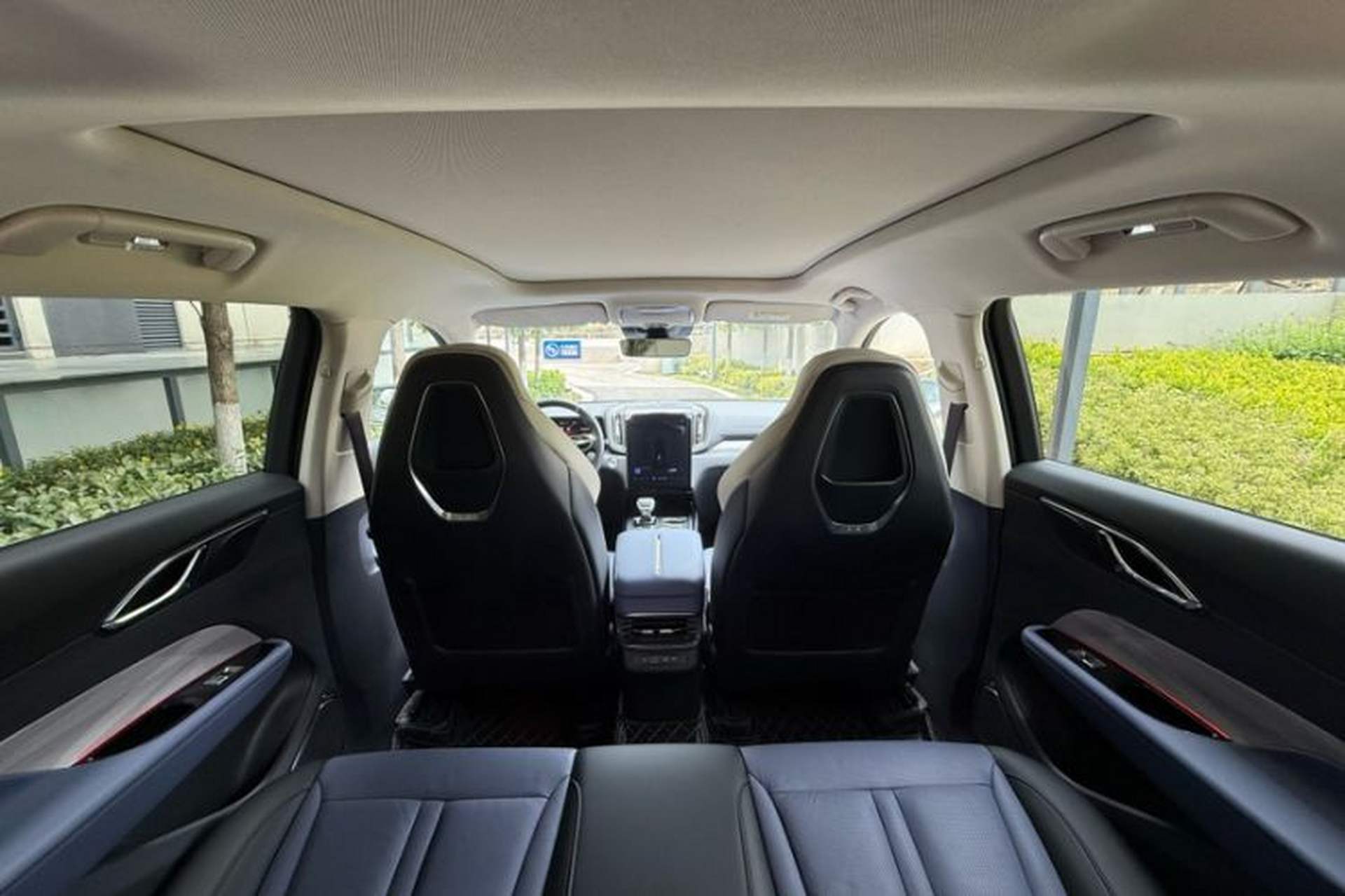 Used Hongqi HS3 2023 2.0T All-Wheel-Drive Youwei Version Interior 13